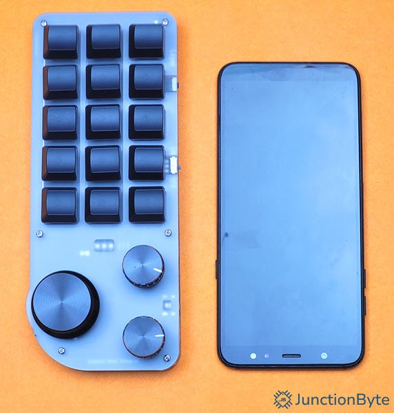 Size-Comparison-Macro-Pad-with-Mobile-Phone
